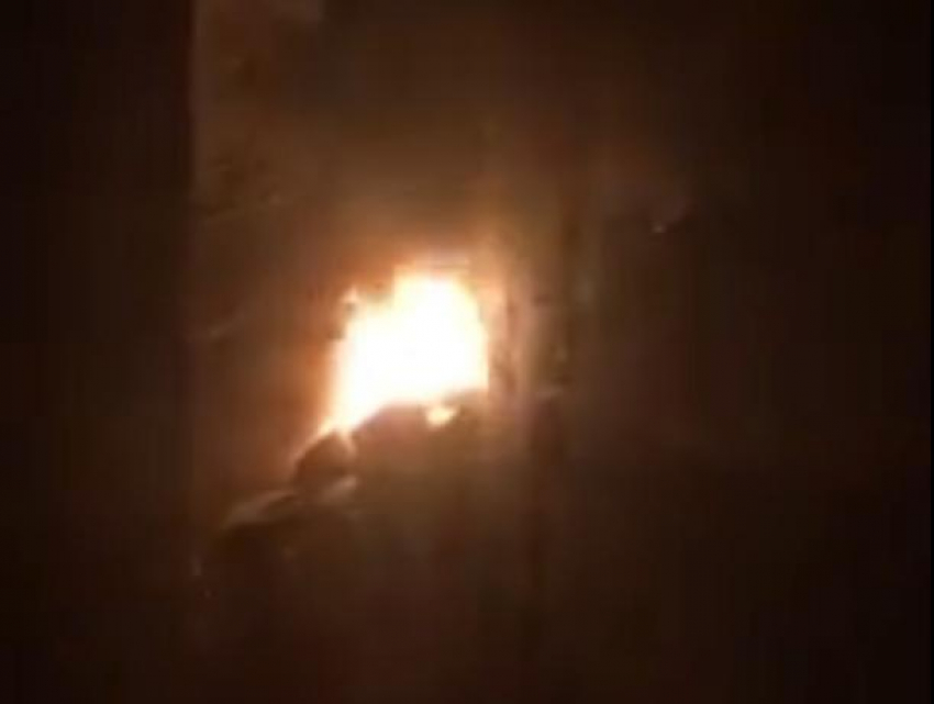 Поджог Nissan Juke в Воронеже попал на видео