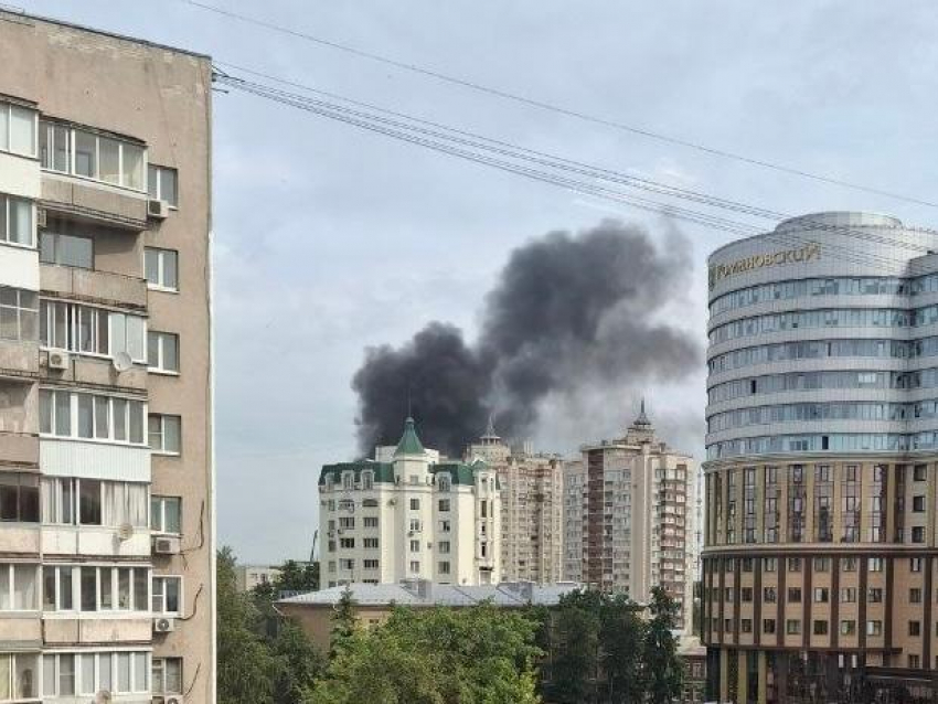 Черные клубы дыма напугали воронежцев утром 4 июня 