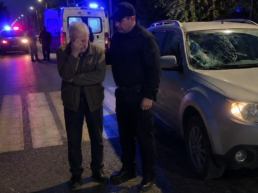 72-летний автомобилист сбил двух подростков на переходе в Воронежской области 