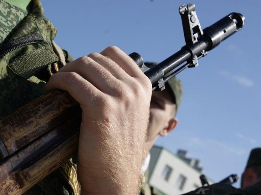 Военнослужащий уничтожил боевое оружие и получил штраф в Воронежской области