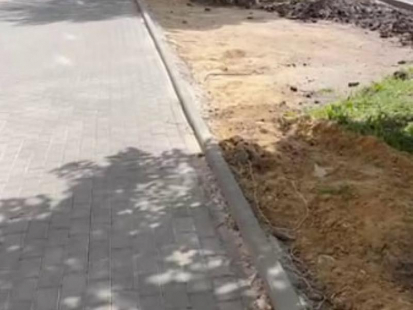 Внезапная парковка на песочных барханах попала на видео в Воронеже