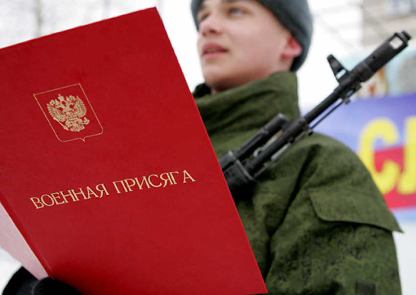 Девушки из Воронежа устроили жаркий спор из-за службы в армии
