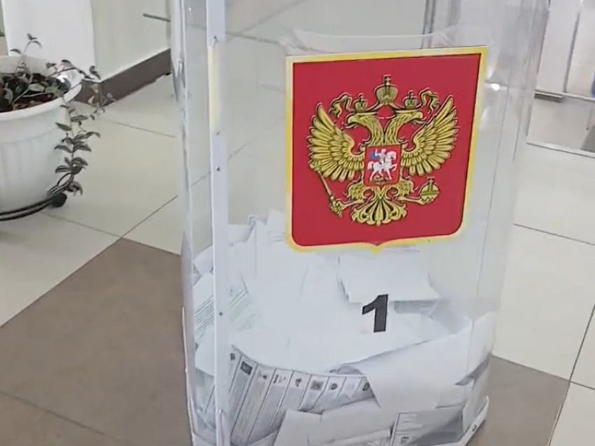  Фейк о вбросах в Новой Усмани «спалился» по полицейскому значку 
