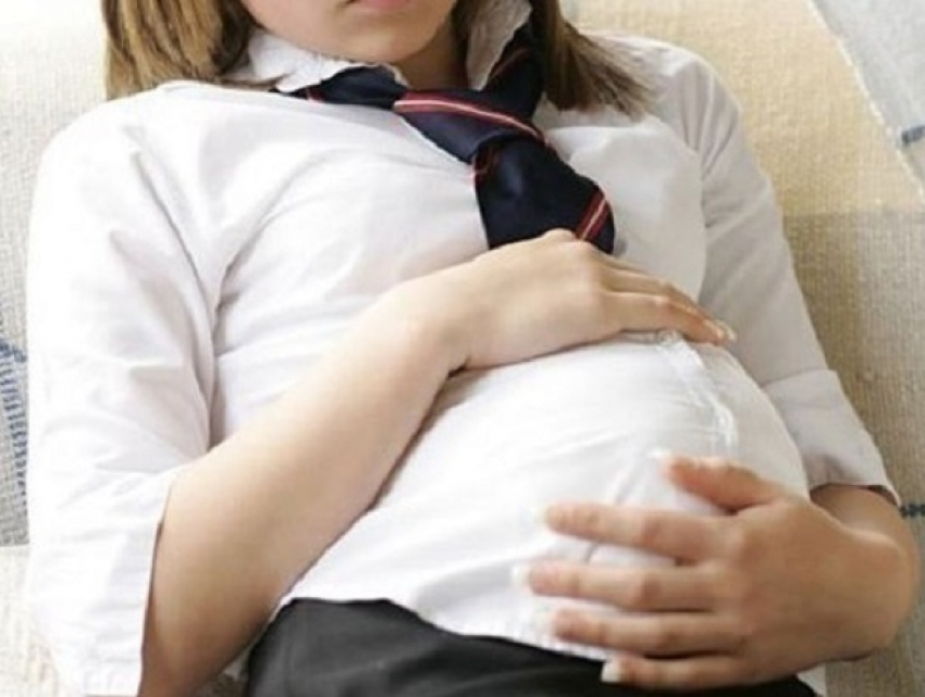 14-летняя девочка забеременела от взрослого мужчины после дискотеки в Воронежской области 