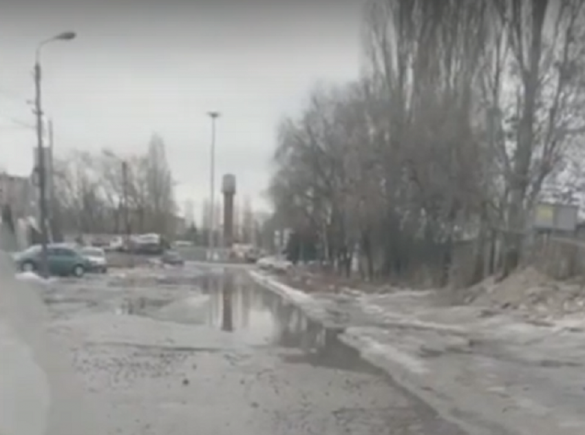 "Кто проживает на дне океана?": водитель снял задорную поездку по затопленному Воронежу
