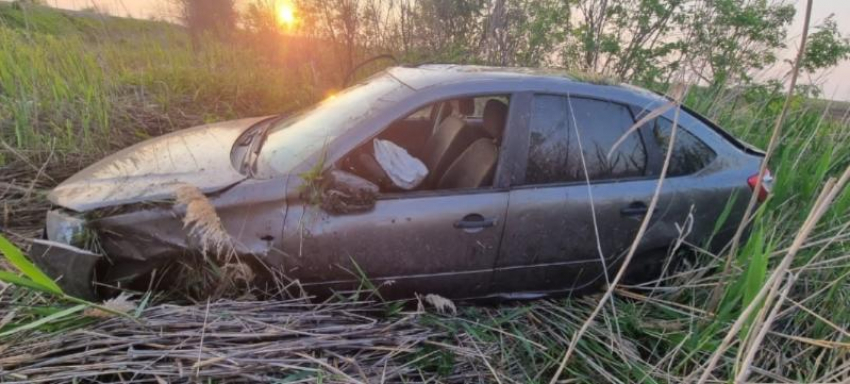 Пьяный водитель улетел в кювет в Воронежской области