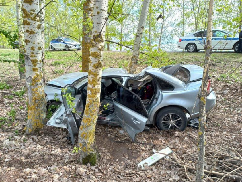 Фото с места смертельного ДТП в кювете показали под Воронежем