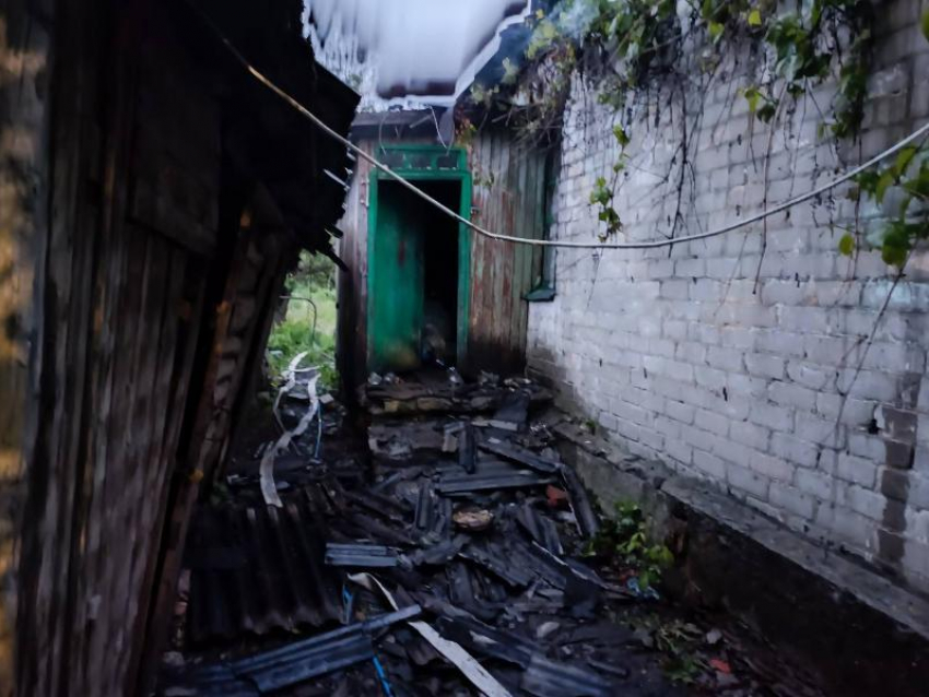 Труп мужчины нашли в сгоревшем доме в Воронежской области 