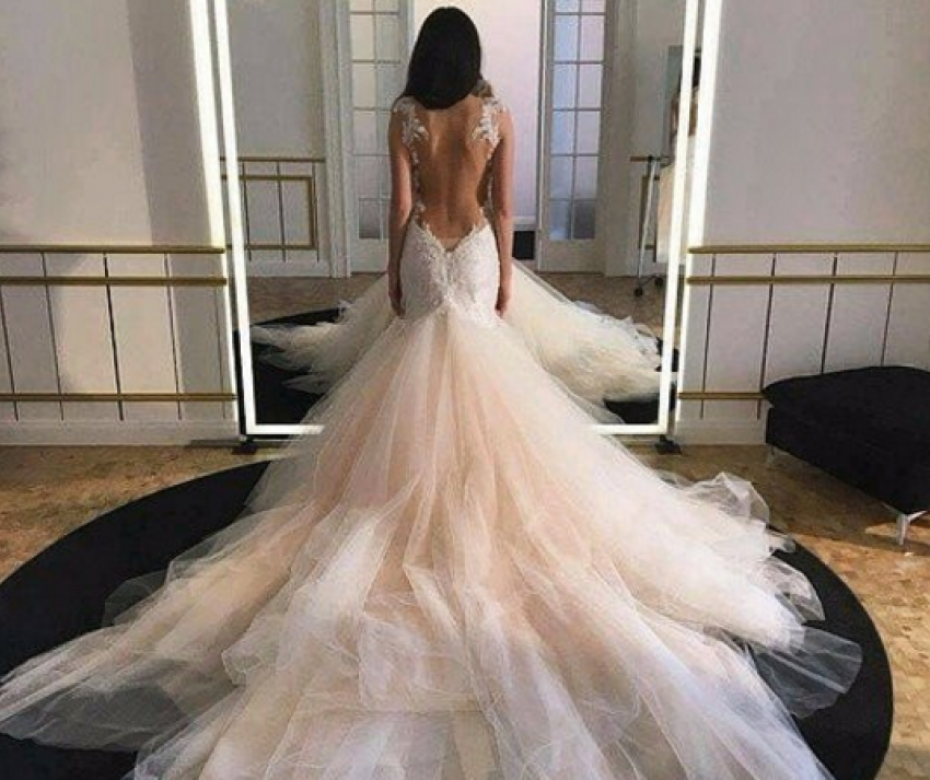 Потрясающее платье воронежской невесты привело в восторг пользователей Сети