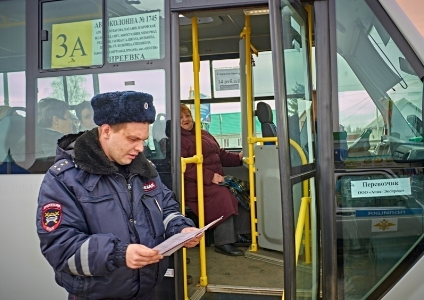 Инспекторы ГИБДД начали тотальную проверку воронежских автобусов 