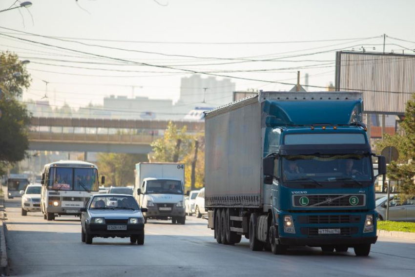 Большегрузам запретят ездить по дорогам Воронежской области 