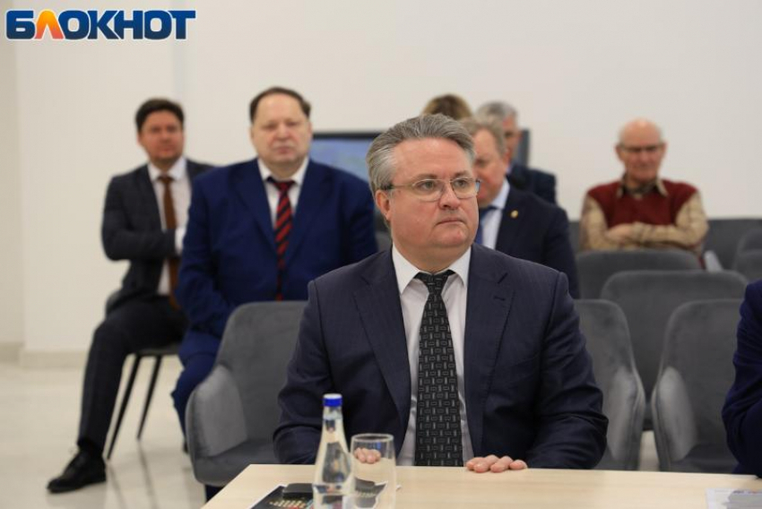 Бывший мэр Воронежа Вадим Кстенин официально покинул пост главы Водоканала
