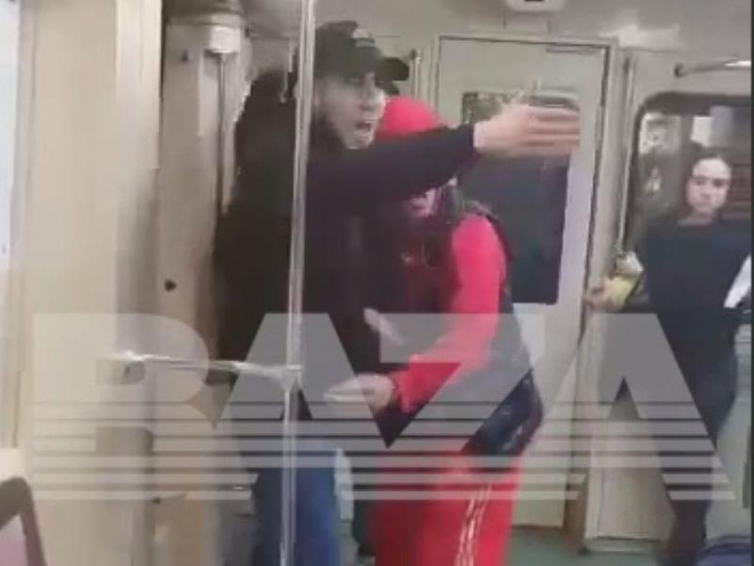 Трое парней жестоко избили воронежца, заступившегося за девушку в московском метро