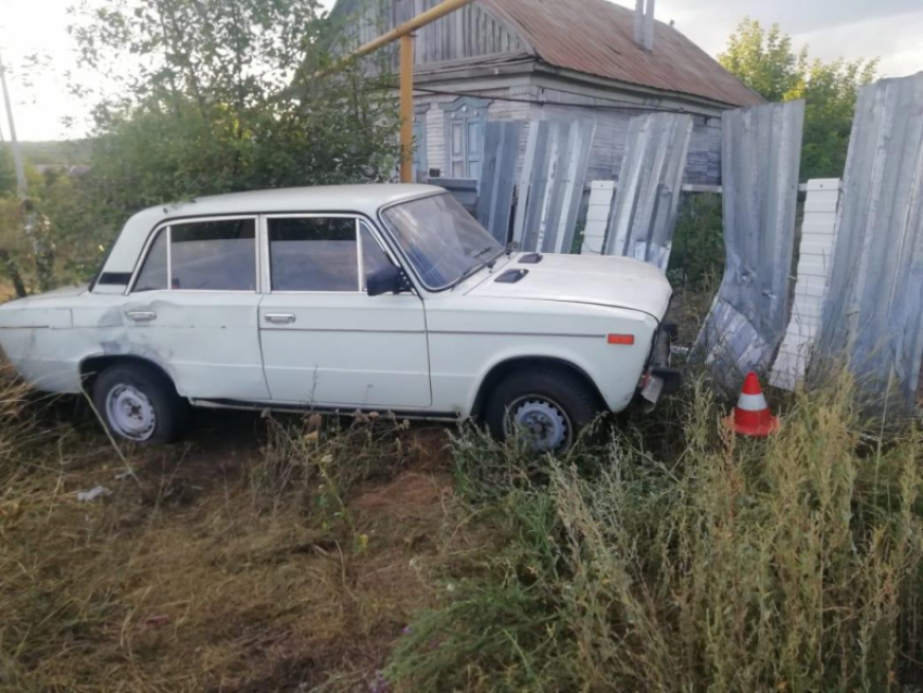 12-летний мальчик переехал мать на машине в Воронежской области