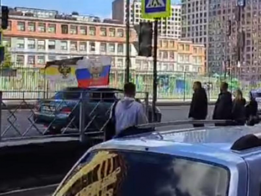 Автопробег в честь Дня победы засняли на видео в Воронеже