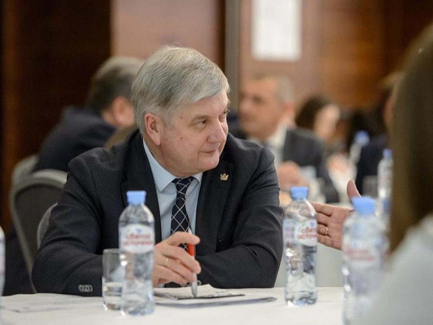 Воронежский губернатор похвастался помощью бизнесу в ковидный год 