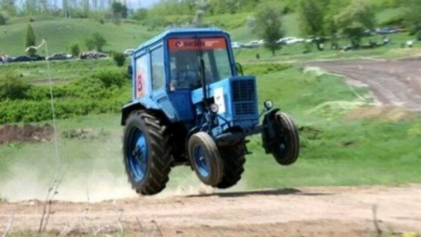 Воронежец пытался угнать трактор, чтобы съездить за алкоголем