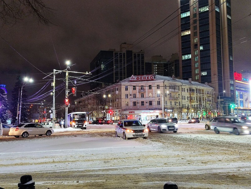 Светофоры выключат на перекрёстке улиц Плехановской и Кольцовской в Воронеже