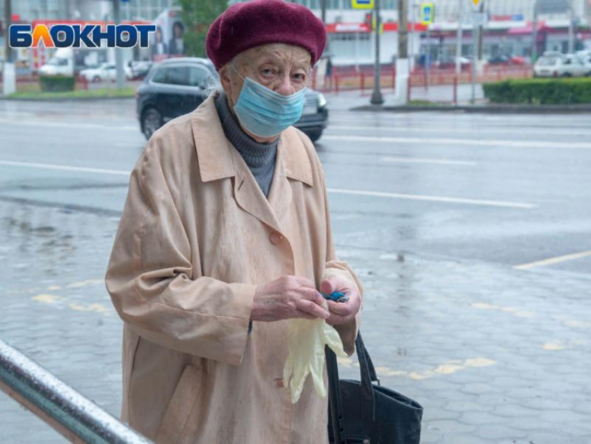 Работающим пенсионерам продлили больничный из-за коронавируса в Воронеже 