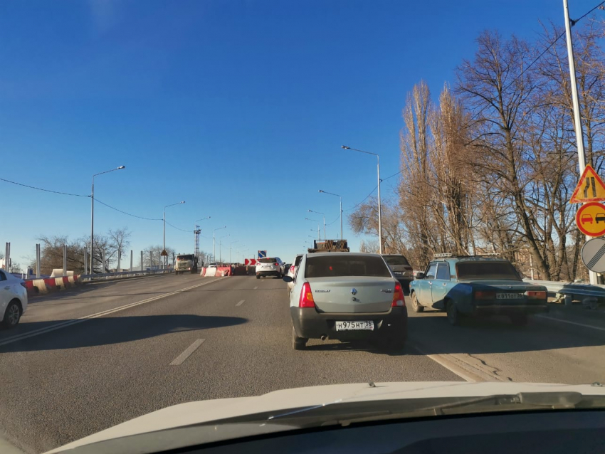 Виадук на 9 Января снова перекрыли в Воронеже 