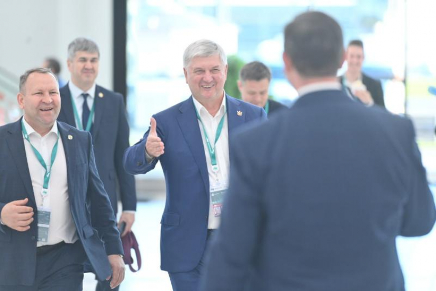 Какую поляну вам накроют, если вы зайдете в гости к воронежскому губернатору