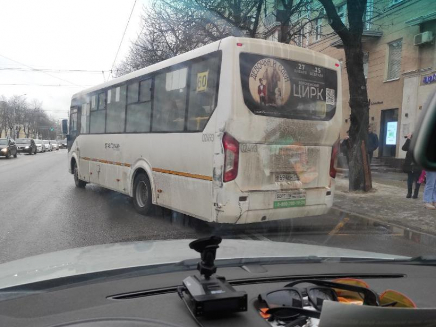 "Почему они позволяют себе такое?» – об ужасном вождении маршрутчиков рассказал воронежский автомобилист