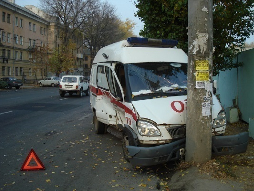 Водитель иномарки, которая столкнулась со «скорой помощью» в Воронеже: «Газель» ехала на «красный» и без мигалок