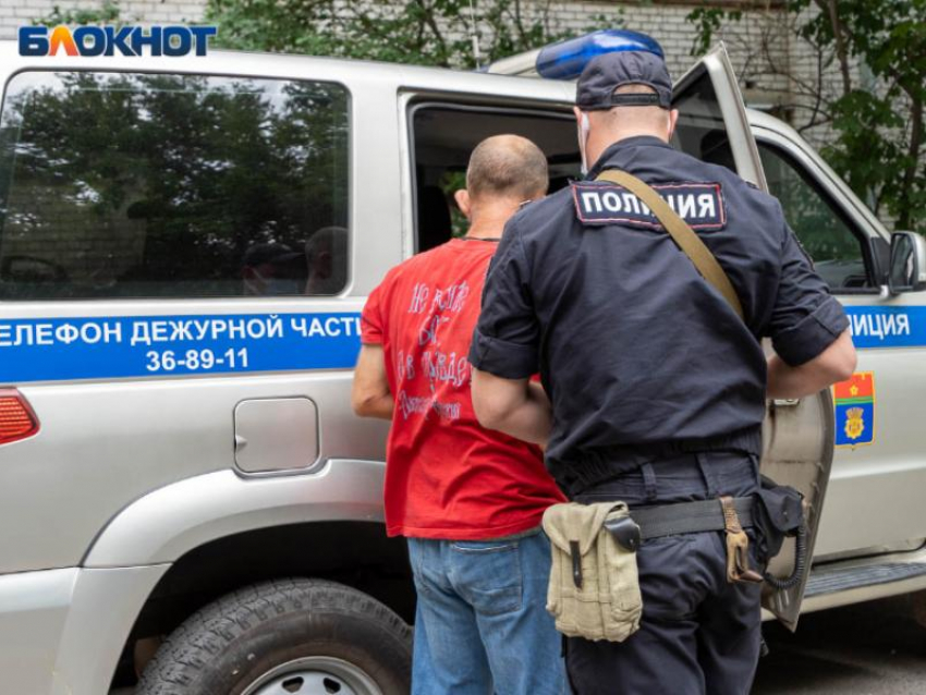 Воронежская полиция остановила «Порш Кайен» и нашла там такое, что водитель уедет надолго 