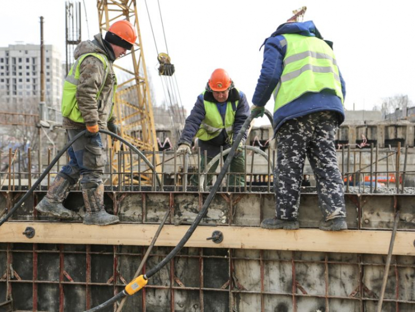 В Воронеже начали бетонировать скандальный виадук на 9 Января