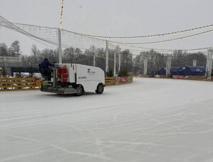 Каток на Адмиралтейской площади снова закрыт для посетителей в Воронеже