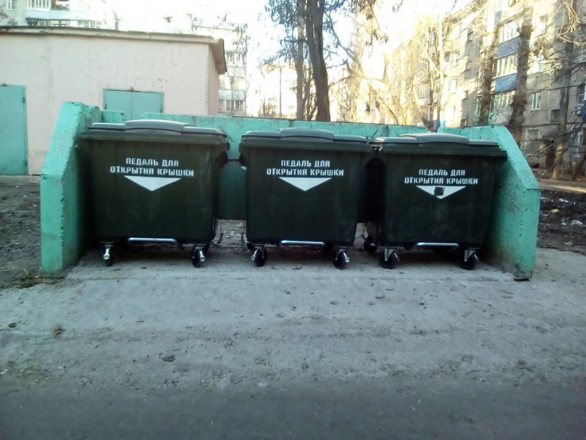 В центре Воронежа появились новые евроконтейнеры для мусора 