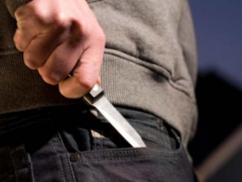 17-летнему воронежцу дали 3,5 года условно за ранение ножом незнакомца