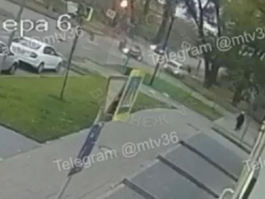 Момент смертельного ДТП с упавшим на ребёнка дорожным знаком попал на видео