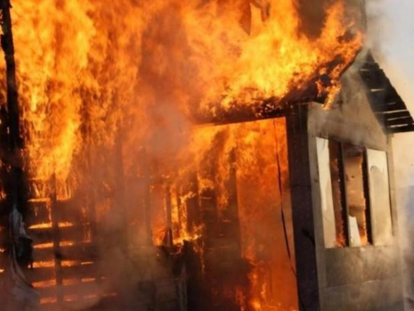 Воронежский пенсионер сгорел в собственном доме
