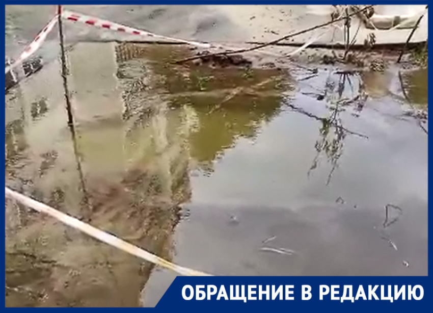 «Бассейн, речка и водопад» образовались на воронежской улице после коммунальной аварии