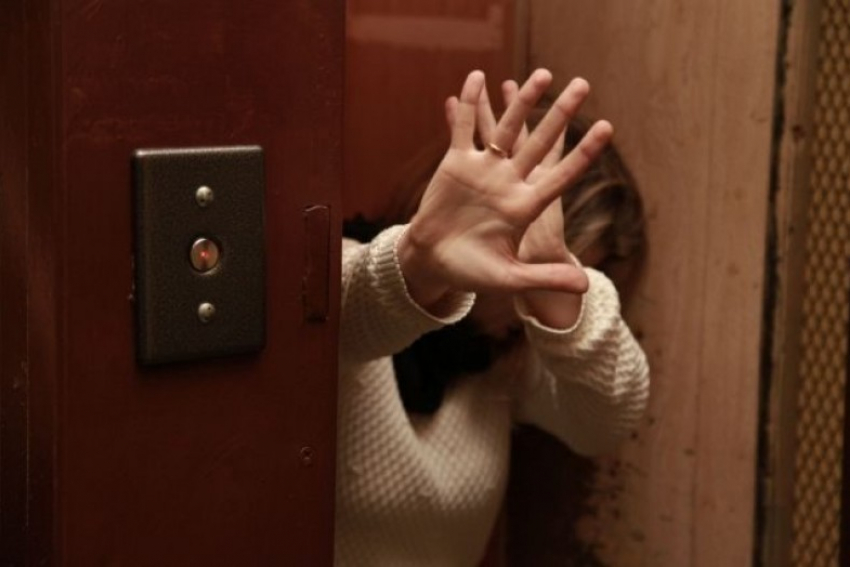 Уроженец Казахстана изнасиловал девушку в лифте в Воронеже