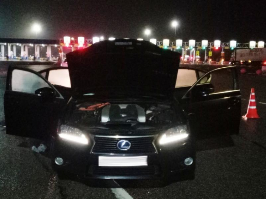 На воронежской трассе остановили Lexus – его хозяин больше никогда не увидит свободы 