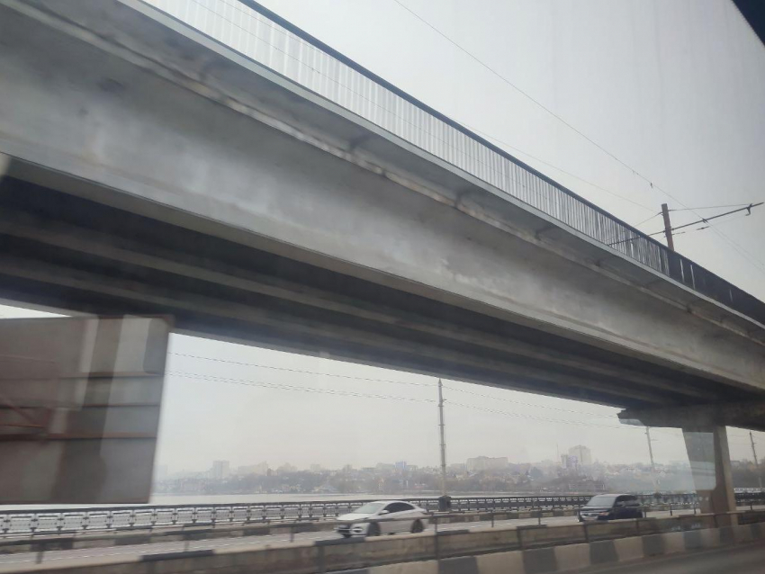 Трамвай уходит в прошлое: на Северном мосту начали разбирать рельсы в Воронеже