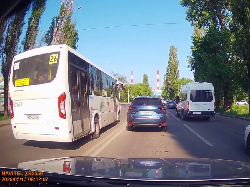 Полиция наказала маршрутчика после нашей публикации о выезде на «встречку» в Воронеже