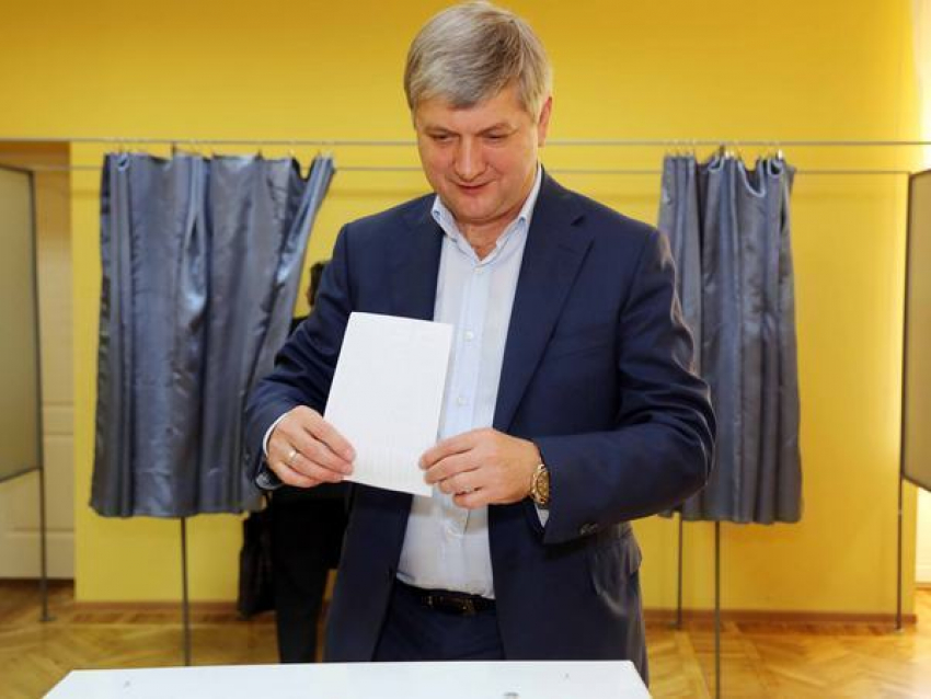 Александр Гусев проголосовал на выборах губернатора Воронежской области