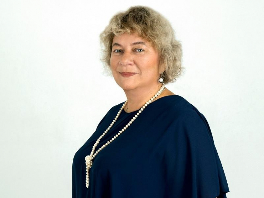 Спасшую сотни жизней Наталью Костину поздравил с юбилеем мэр Воронежа