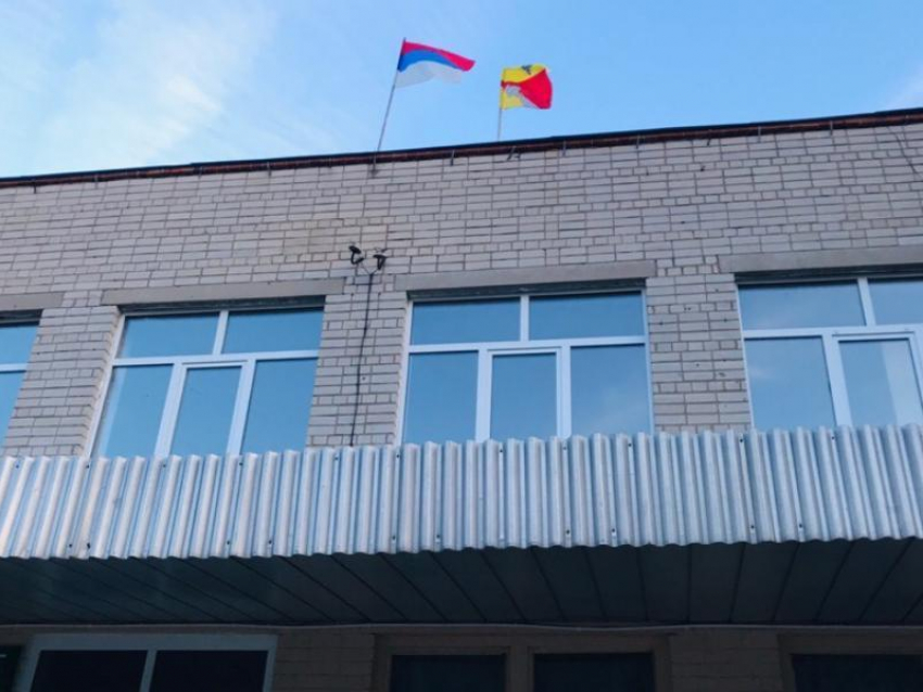 Глупый промах с флагом России допустила воронежская школа