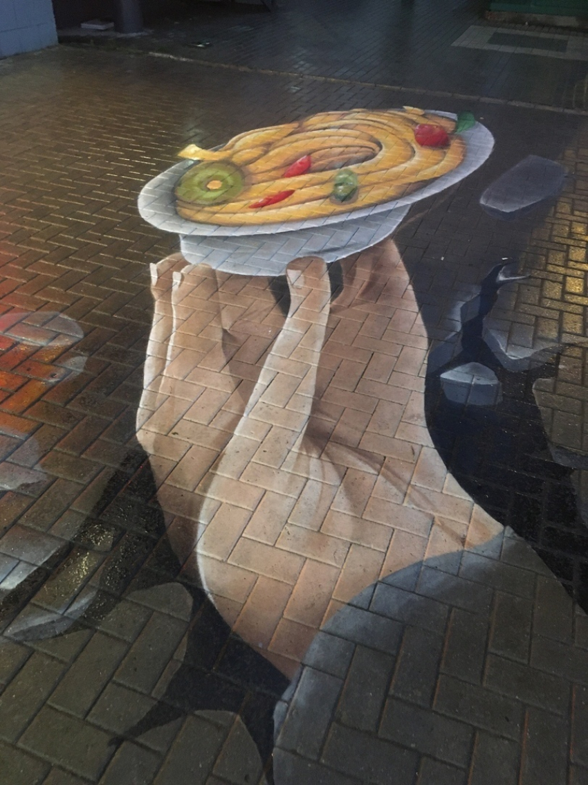 Впечатляющее 3D граффити с итальянским акцентом появилось на асфальте в Воронеже 