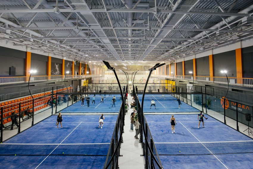 Новый спортивный тренд в центре города: в Воронеже открылся первый падел-клуб международного уровня