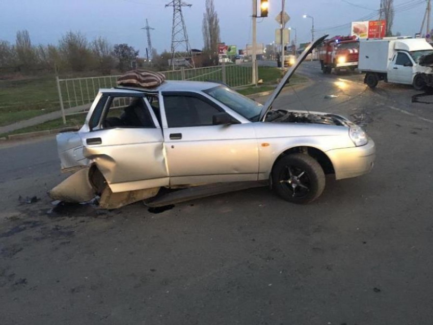 Опубликованы фото пьяного ДТП с 4 пострадавшими на воронежской трассе