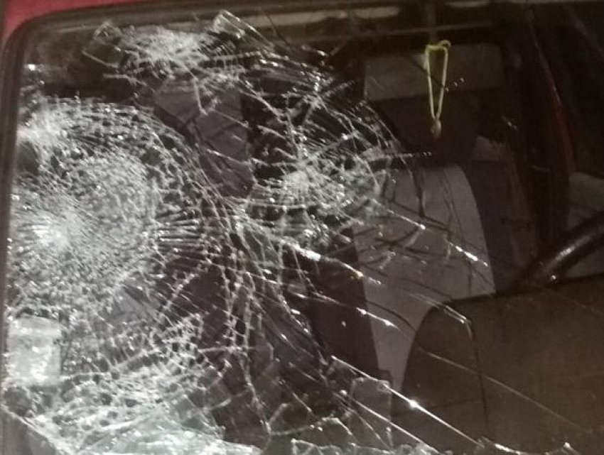 Ночью в Воронеже неизвестные побили стекла в BMW и Volkswagen