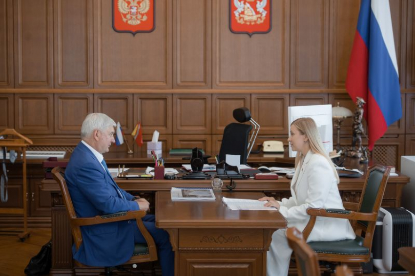 О профилактике социального сиротства рассказали воронежскому губернатору Александру Гусеву