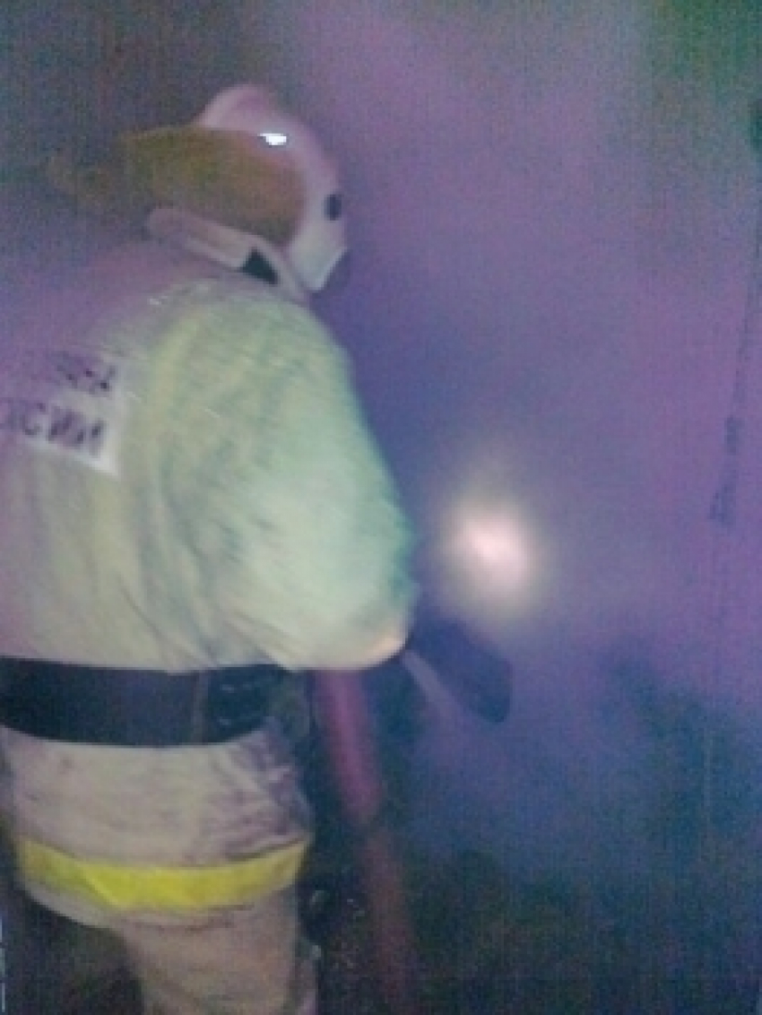 Шесть спасателей тушили загоревшийся принтер в Воронеже
