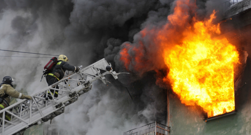 Сотрудники МЧС в Воронежской области спасли во время пожара 5 человек