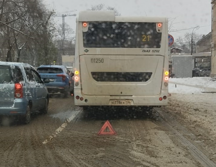 Ад на колесах: второй день подряд парализован Воронеж 